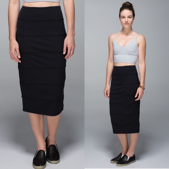 lululemon athletica Dresses & Skirts - Lululemon yoga over skirt black size 8